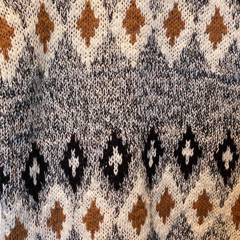 Sweater - Picture 4 of 4